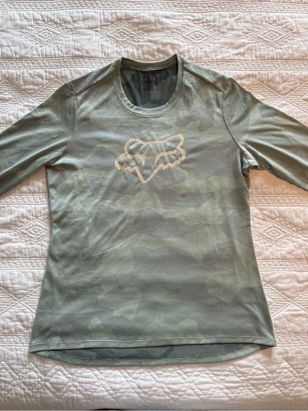 Fox Olive Green Camo Long Sleeve Performance Top; never worn NWOT. Lightweight